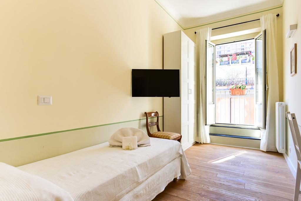 Bright And Comfy 3 Bedroom Apt In Monti Рим Екстериор снимка